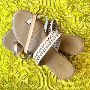 Universal Thread Tan Strappy Sandals